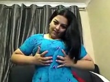 Sexy indian babe on webcam toys her pussy on livecam