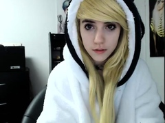 Amateur Blonde Teen Plays Solo with Toy Webcam Porn