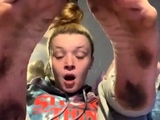 Masturbating amateur cums after solo fun