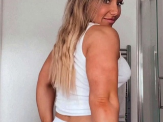 Close up MiLF getting it in the ass