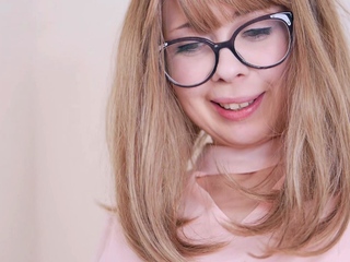 Hot amateur webcam teen masturbates for their fans