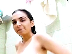 Horny Indian Housewife First Time Nude Bathing Show On Webc